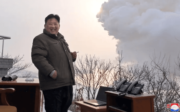 كيم يلتقي وزير الدفاع الروسي!