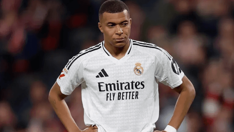 أنشيلوتي يزيد الضغط على مبابي!