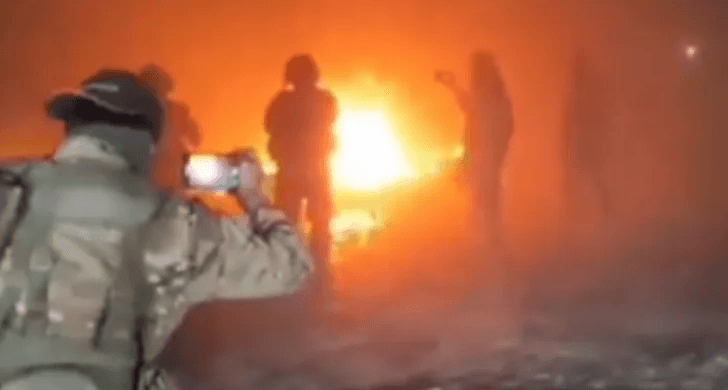 فيديو.. ما حقيقة حرق قبر حافظ الأسد في اللاذقية؟