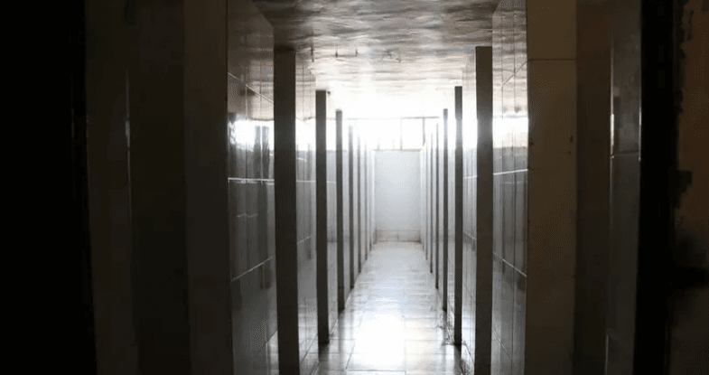 تهم وصور لا تصدق.. هذا ما وُجد في ثاني أفظع سجون سوريا