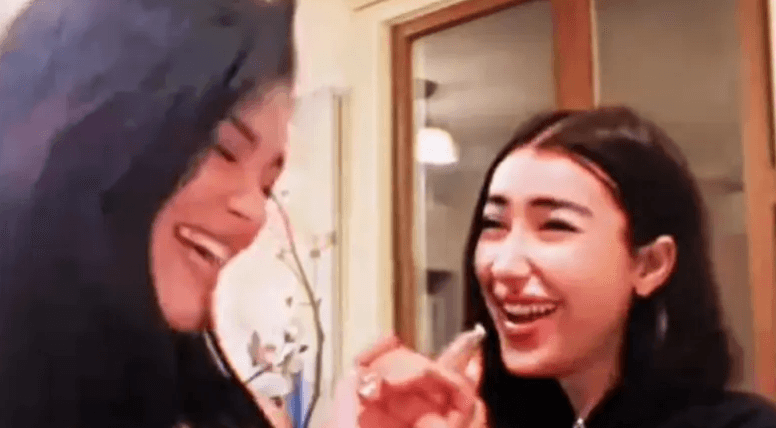 غضب في الجزائر.. مؤثرتان تسخران من شخصية ثورية