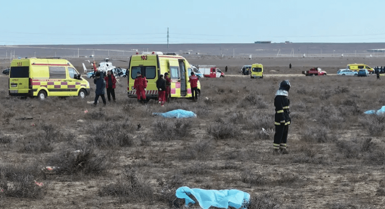 أوكرانيا وروسيا.. أيهما وراء تحطم الطائرة الأذربيجانية؟