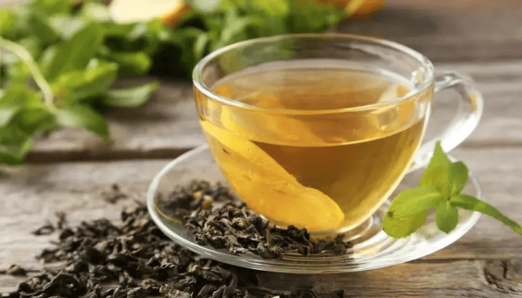5 فوائد للشاي الأخضر مع الليمون!
