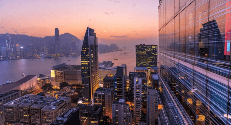 “هونغ كونغ” تعتزم تطبيق قاعدتين للحد الأدنى العالمي لضرائب الشركات