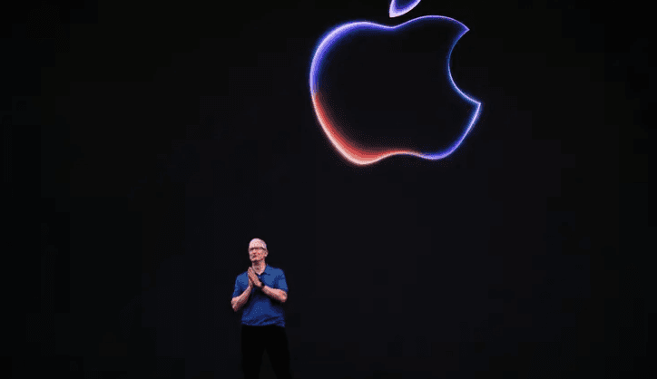 الرئيس التنفيذي لأبل يتبرع بمليون دولار لحفل تنصيب ترامب