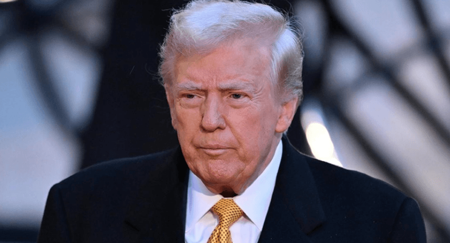 خلال يومه الثاني في البيت الأبيض.. تسونامي ترامب يتواصل