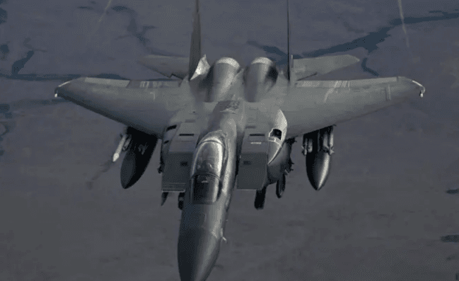 انفجارات عنيفة في ثكنات ومخابئ ومخازن الحوثي