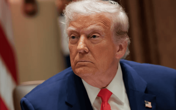 محلل بيانات: نسبة تأييد ترامب “الأسوأ على الإطلاق”