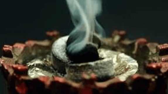 مشعوذ يستقطب الفتيات عبر “تيك توك” يثير غضباً في تونس