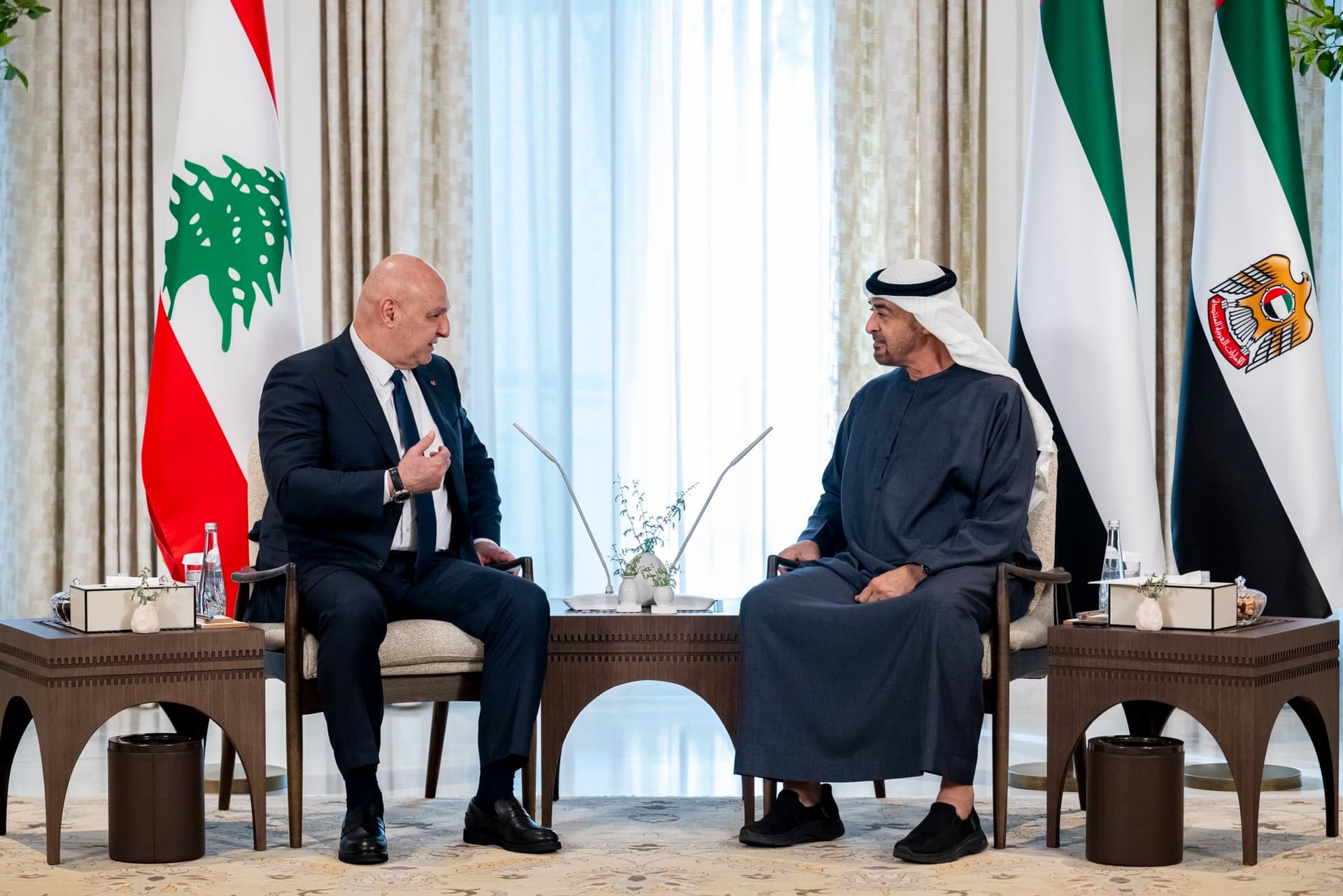 محمد بن زايد لعون: موقفنا لدعم لبنان ثابت