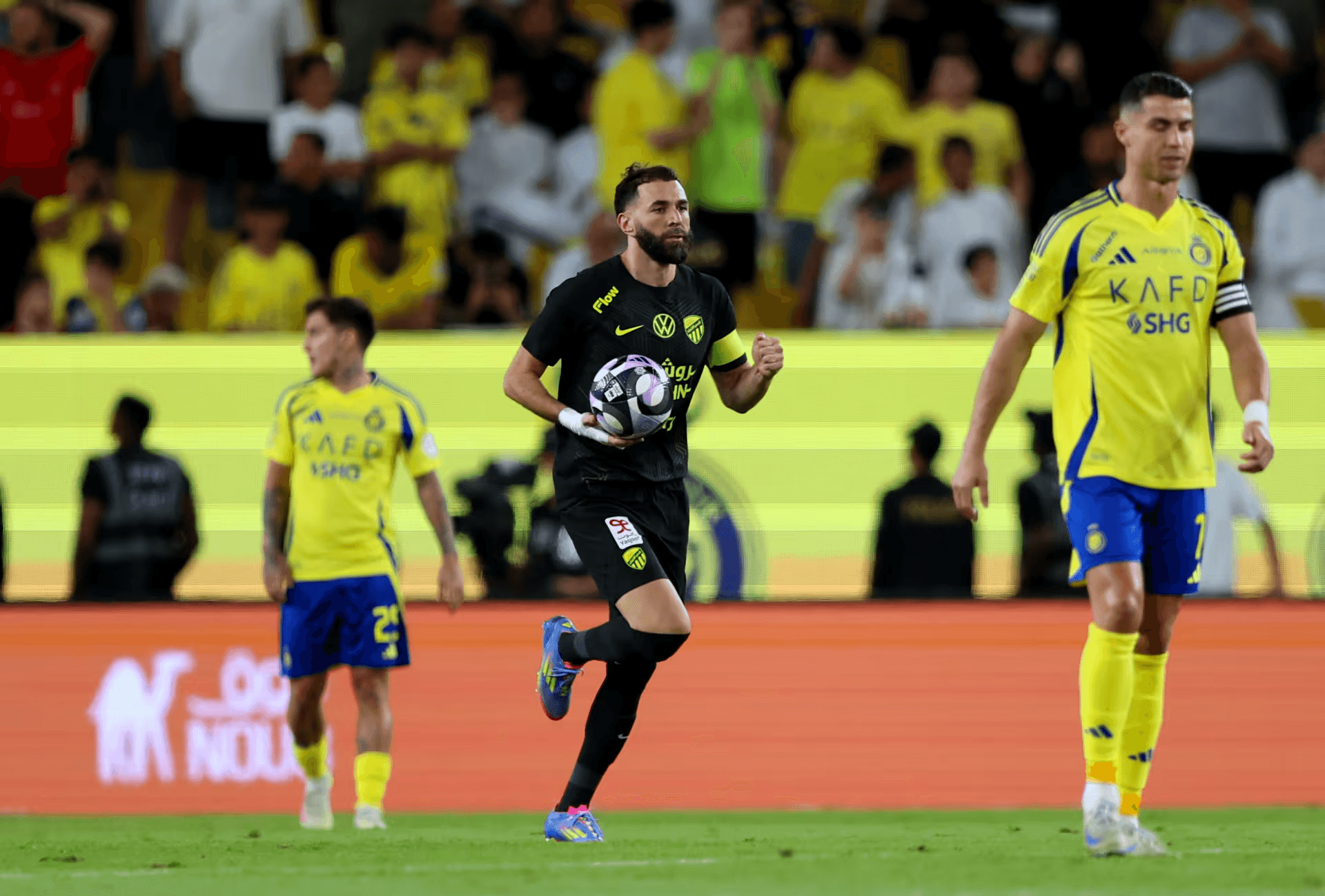 5 نجوم في سباق الذهب.. والأنظار على رونالدو وبنزيما