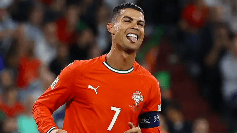 رونالدو يحسم الجدل بتصريحات غامضة