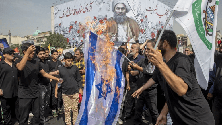 إيران تهدد: سنقصف قواعد أي دولة تدافع عن إسرائيل!