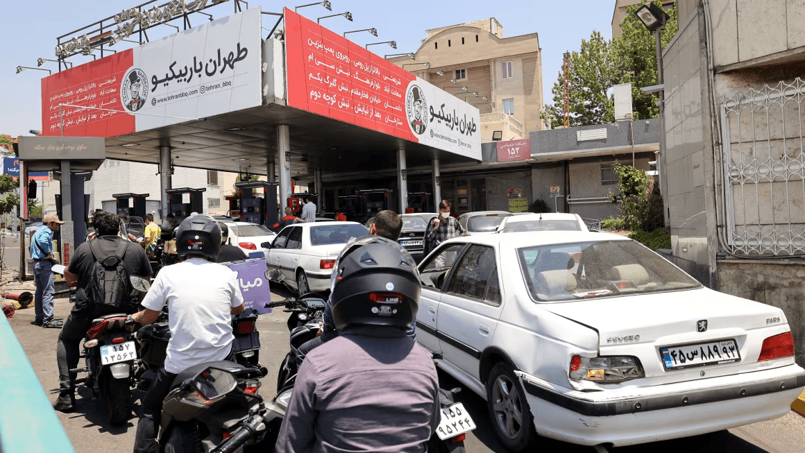 طهران: حين يتحوّل الوطن إلى قفص.. هل ينجو المدنيون من مواجهة العمالقة؟