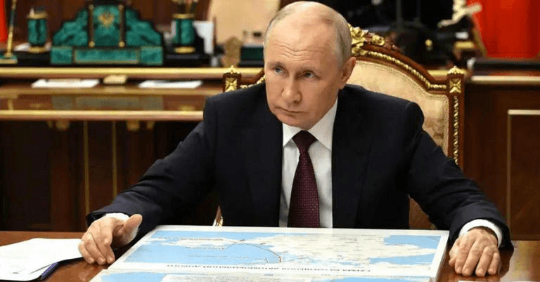 بوتين يتلقى “هدايا” قبل قمة ألاسكا: مسارات ترامب لإعادة رسم أوكرانيا