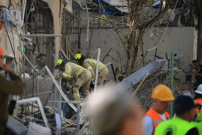 إيران تستغل فيديوهات إسرائيليين.. هل تُجرّم تل أبيب توثيق الدمار؟