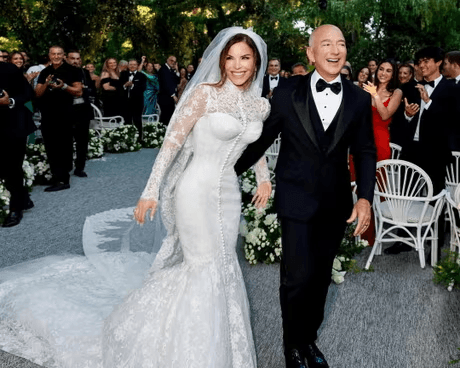 زفاف بيزوس الأسطوري يشعل البندقية غضبًا ودهشة!