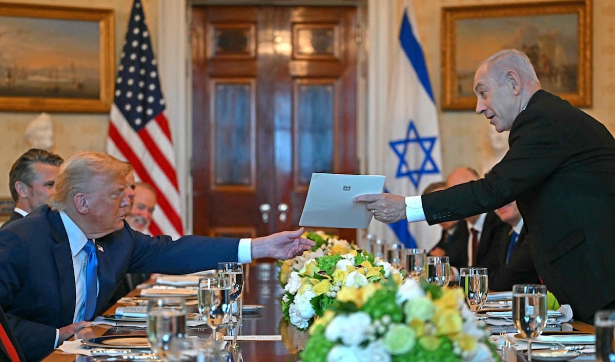 ترامب ونتنياهو يخططان لتهجير غزة من البيت الأبيض!