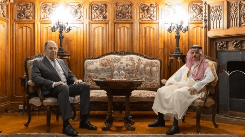 الهلال يهز العالم.. لافروف يصف الانتصار بـ”الرائع والمستحق”