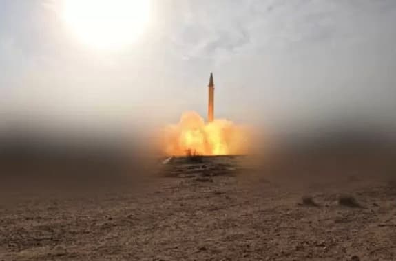 “فلسطين-2”.. الصاروخ الحوثي فرط الصوتي الذي أربك الشرق الأوسط