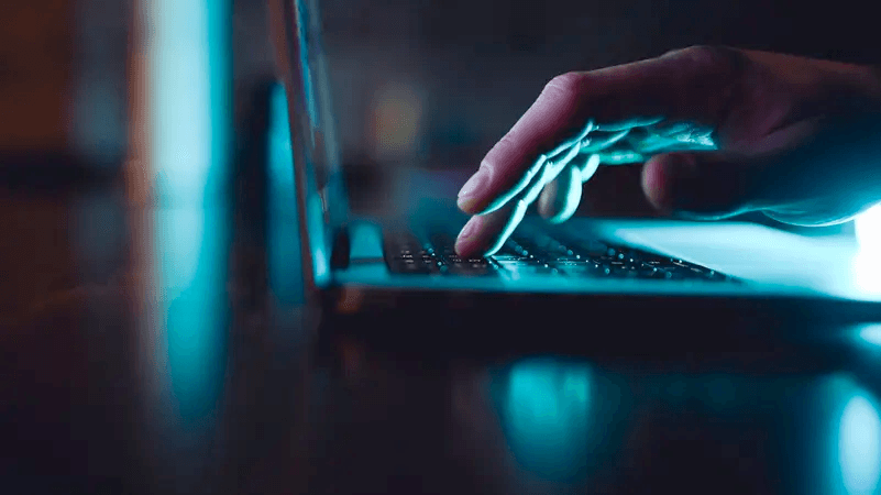 قراصنة يوجهون أكبر هجوم سيبراني ضد إيران ويعطلون اتصالات 60 سفينة