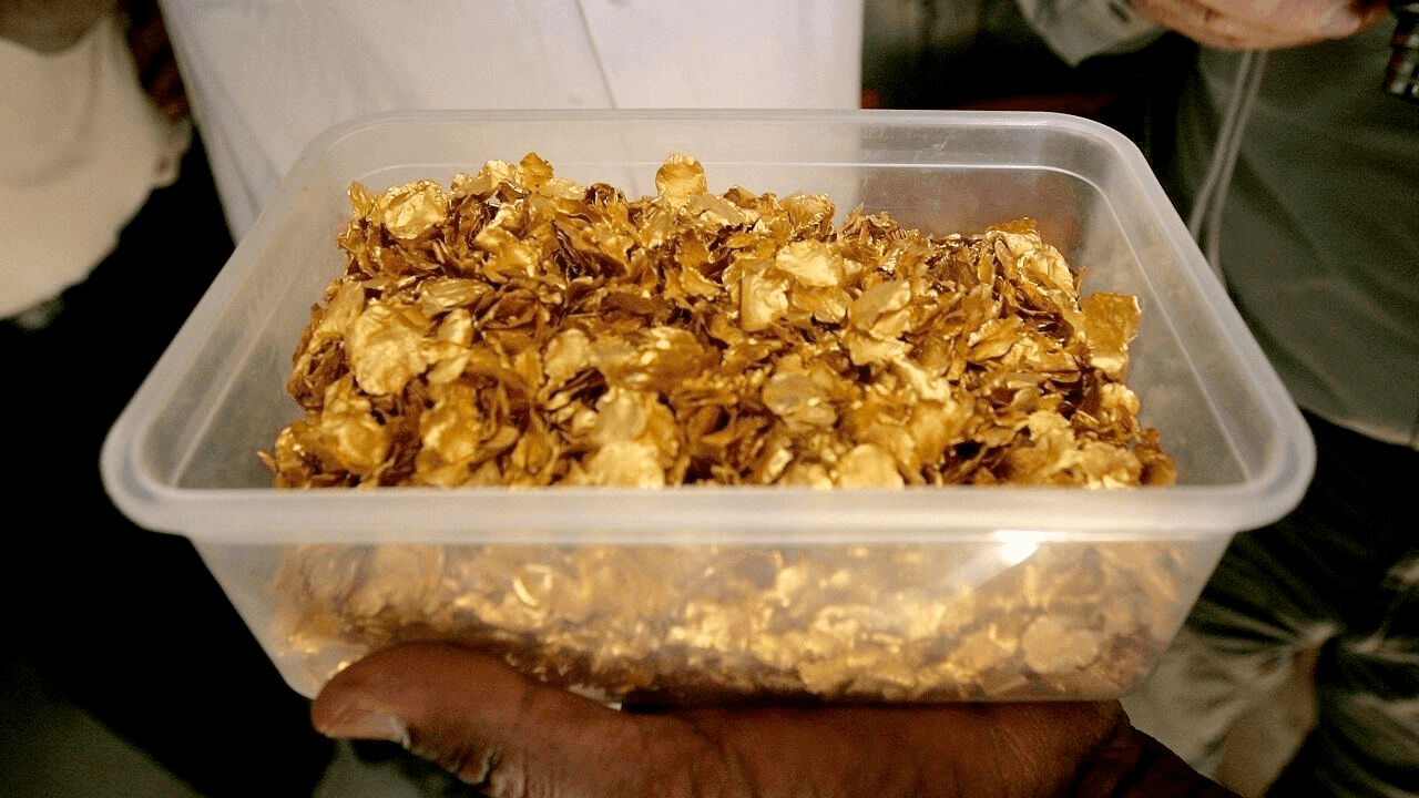 ذهب السودان يجد طريقه إلى عُمان بعد إيقاف الإمارات