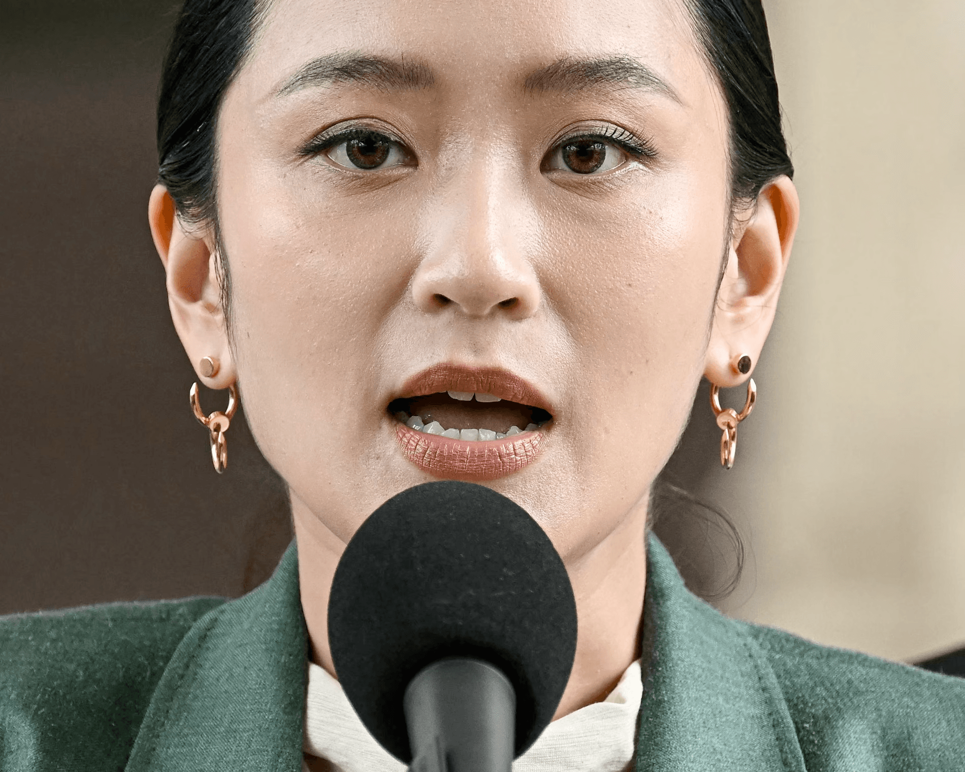 شيناواترا تُقال بعد فضيحة مكالمة مع زعيم كمبودي