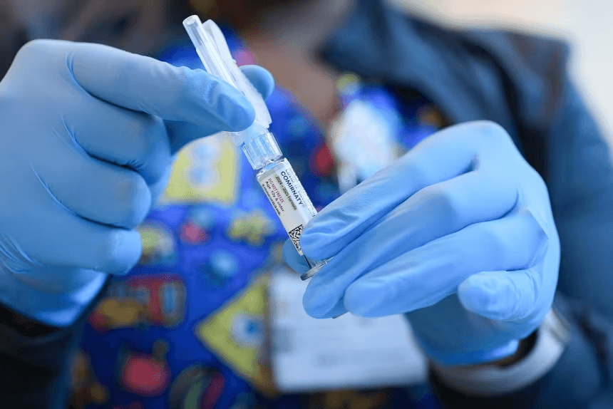 أميركا تُربك العالم بقرار جديد حول لقاح كوفيد-19 قبل الشتاء