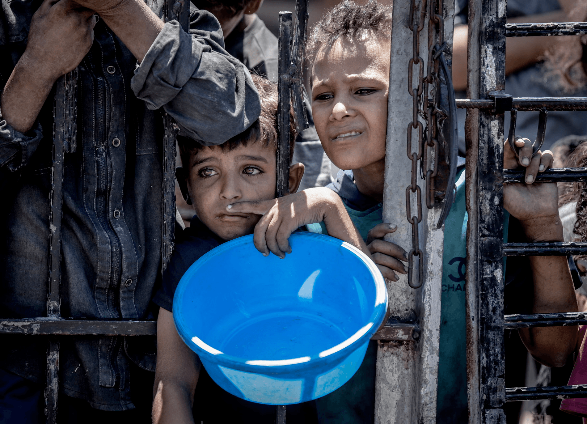 خبير أممي لـ الغارديان: إسرائيل تُميت غزة جوعًا.. والعالم شريك في الإبادة
