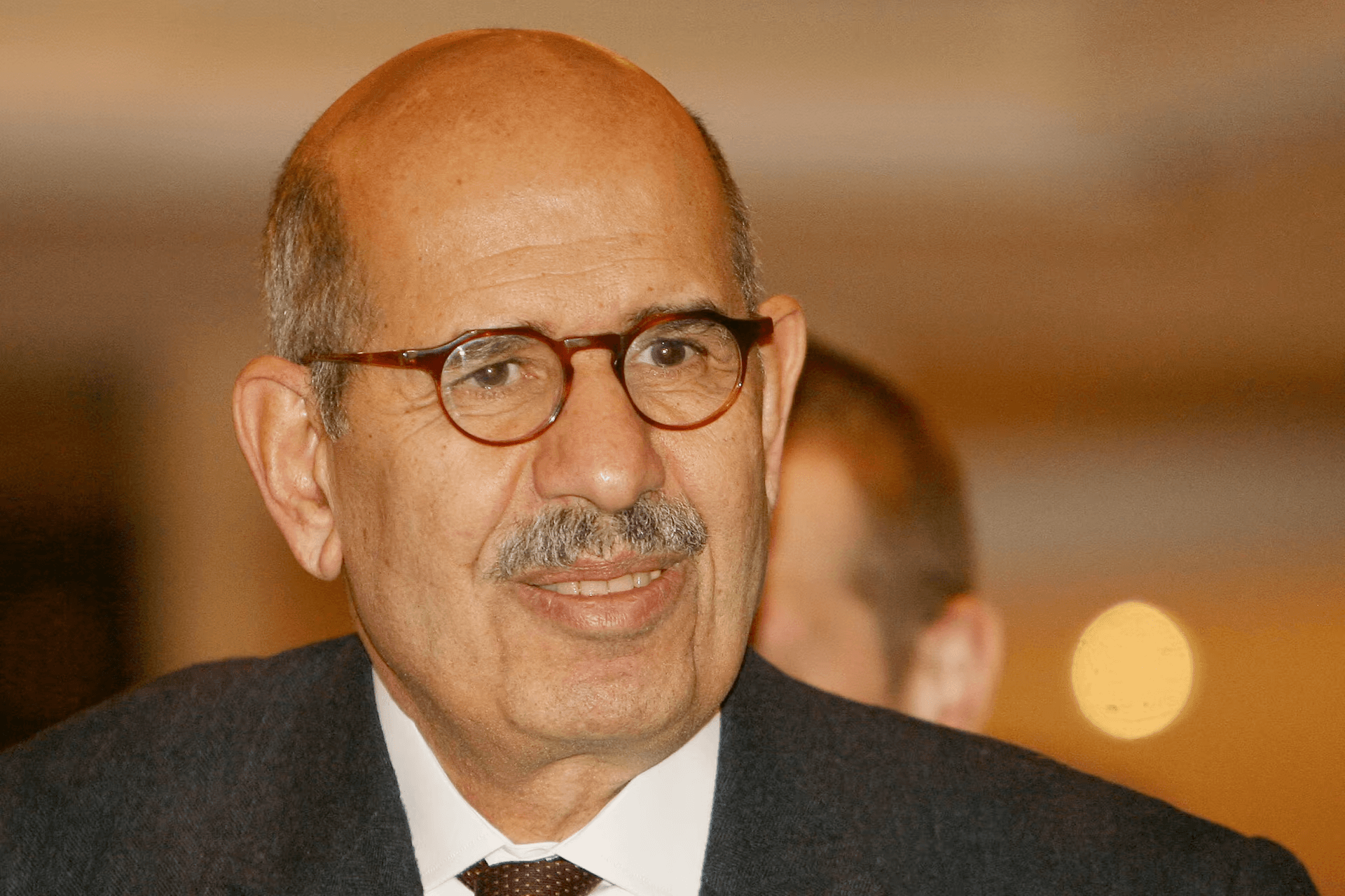 البرادعي يصف خطة ترامب لغزة بأنها خنوع وإذعان يهدد السلام