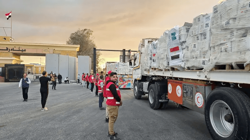 غزة تُغاث أخيراً: قوافل الحياة تعبر الصحراء نحو مدينة الألم