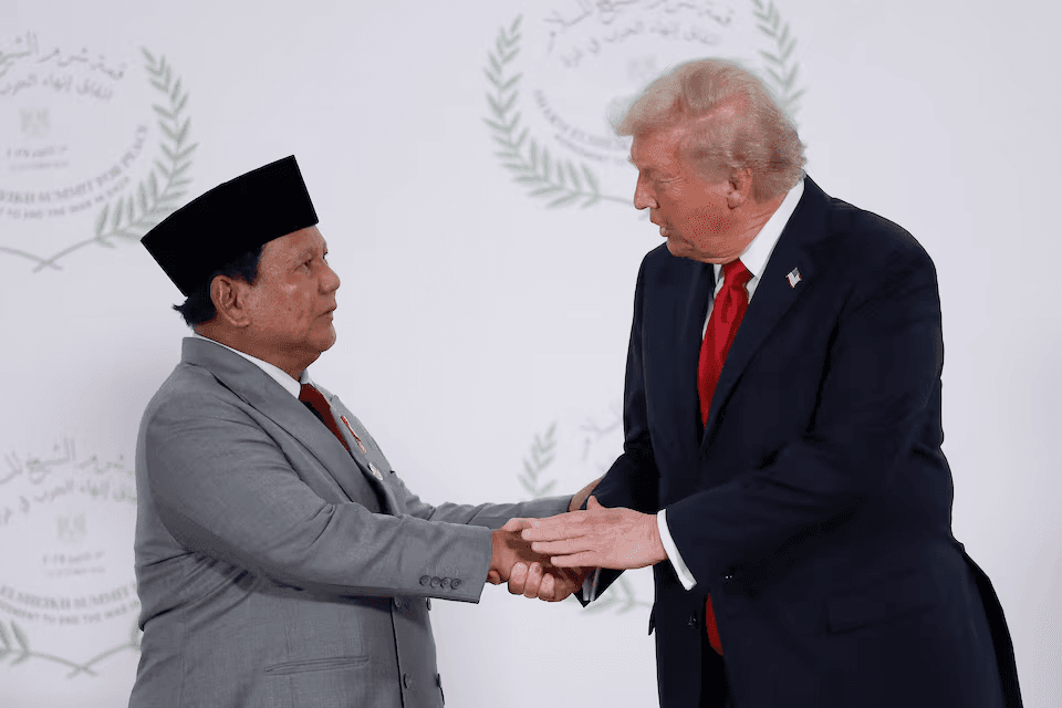 مكبر صوت يكشف مفاجآت شرم الشيخ مع ترامب