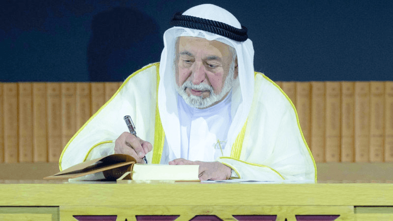 سلطان القاسمي.. أمير الثقافة الذي أعاد للحكمة عرشها