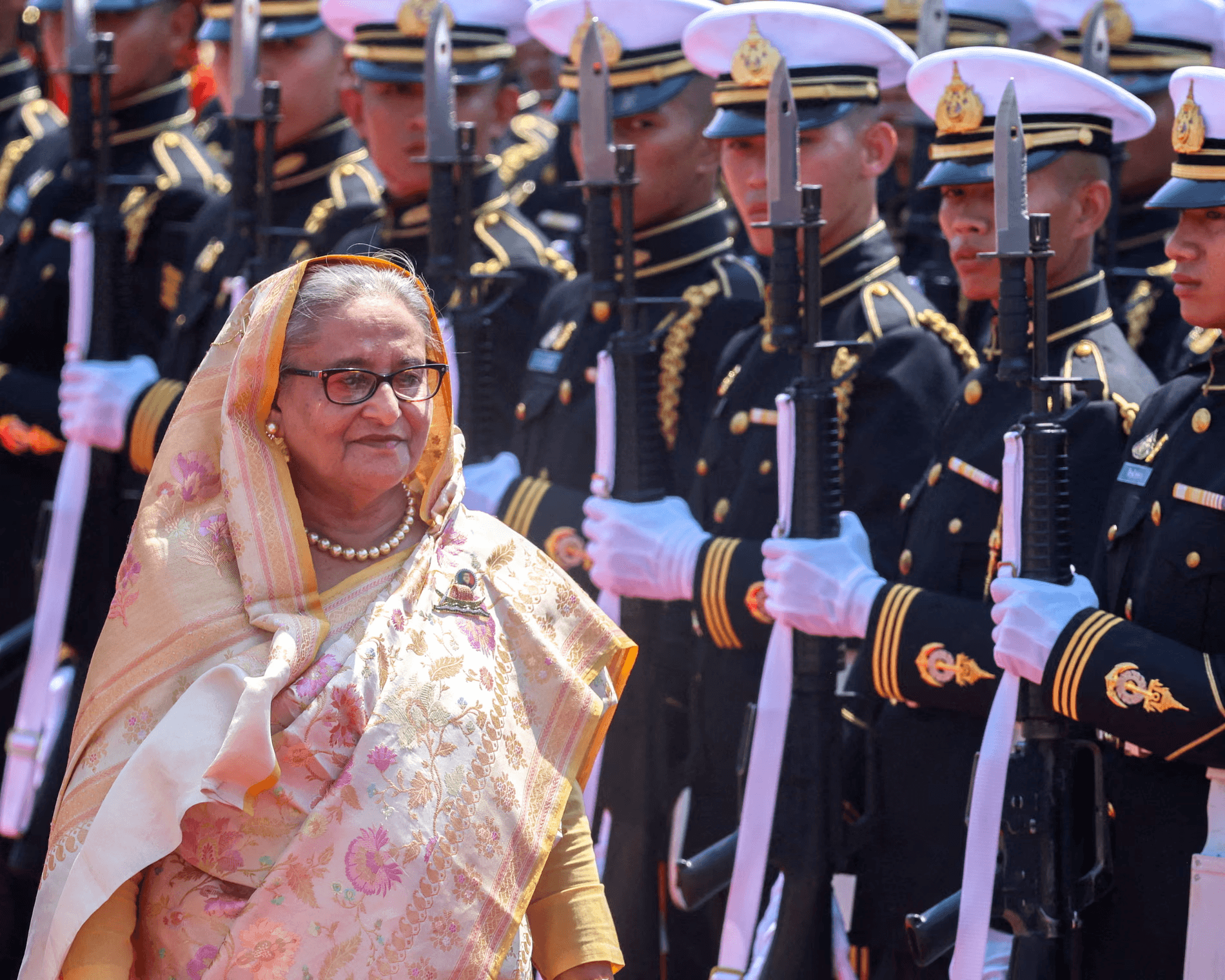 إعدام الشيخة حسينة رئيسة وزراء بنغلاديش المقالة بتهم جرائم ضد الإنسانية