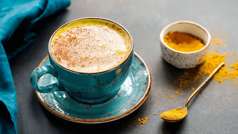 قهوة الكركم.. المشروب الذهبي الذي يعزز المناعة ويحارب الالتهابات