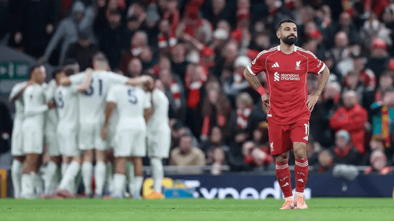 كاراغر يهاجم صلاح: يركز على العقود ولا يتحمل المسؤولية في ليفربول