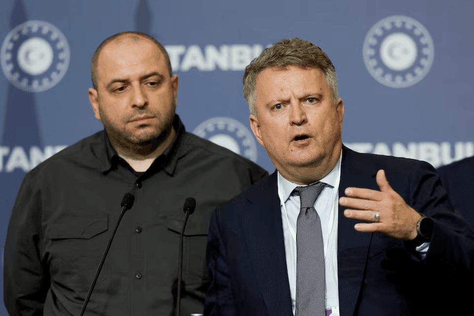 وفد أوكراني يتوجه لأمريكا لمناقشة خطة سلام ترامب