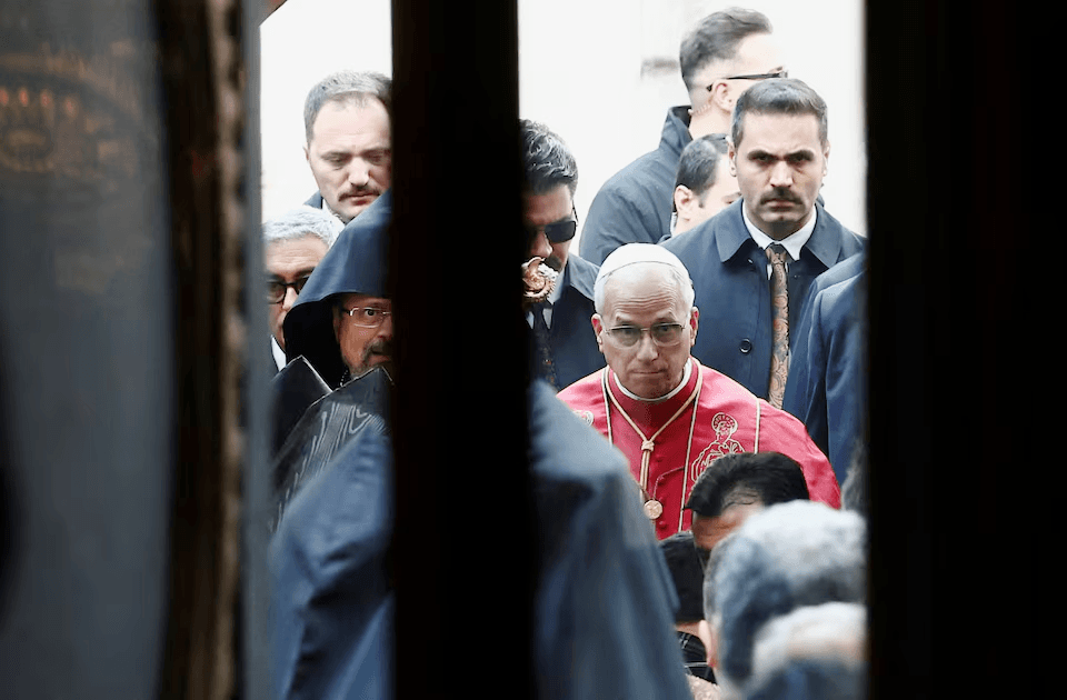 البابا ليو إلى لبنان.. زيارة سلام تاريخية وسط التصعيد الإسرائيلي
