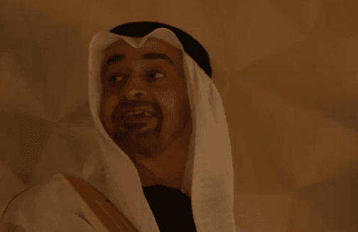 محمد بن زايد يتأثر بصوت والده زايد في لحظة مؤثرة