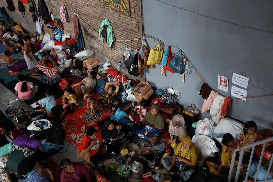 الأمراض تنتشر في اتشيه الإندونيسية بعد الفيضانات الكارثية