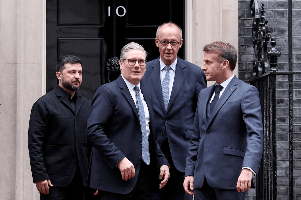 زيلينسكي يعلن عرض خطة السلام المنقحة على أمريكا بعد محادثات أوروبية