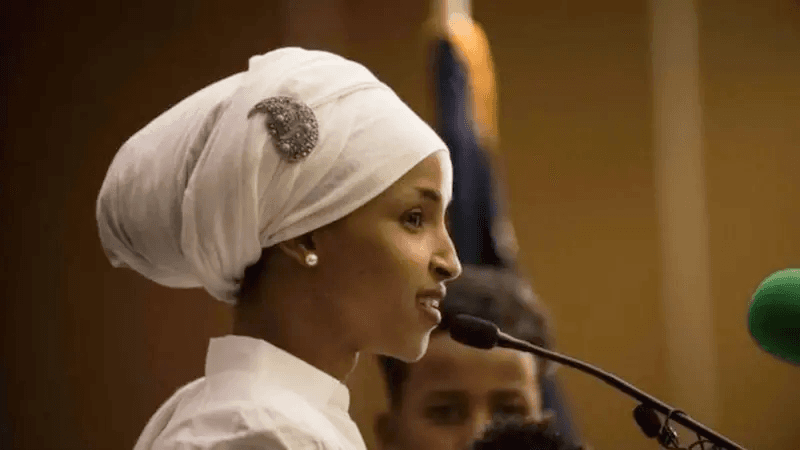 ترامب يثير عاصفة سياسية: هجوم حاد على إلهان عمر ووصف صادم للصومال