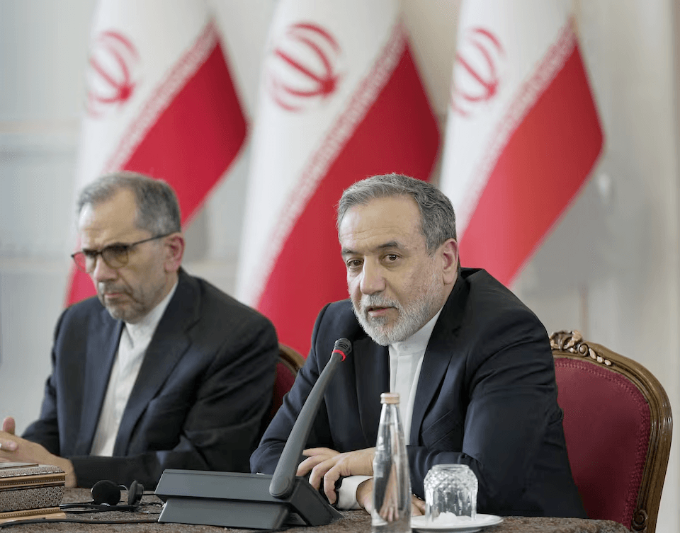 عباس عراقجي يتوجه إلى روسيا وروسيا البيضاء