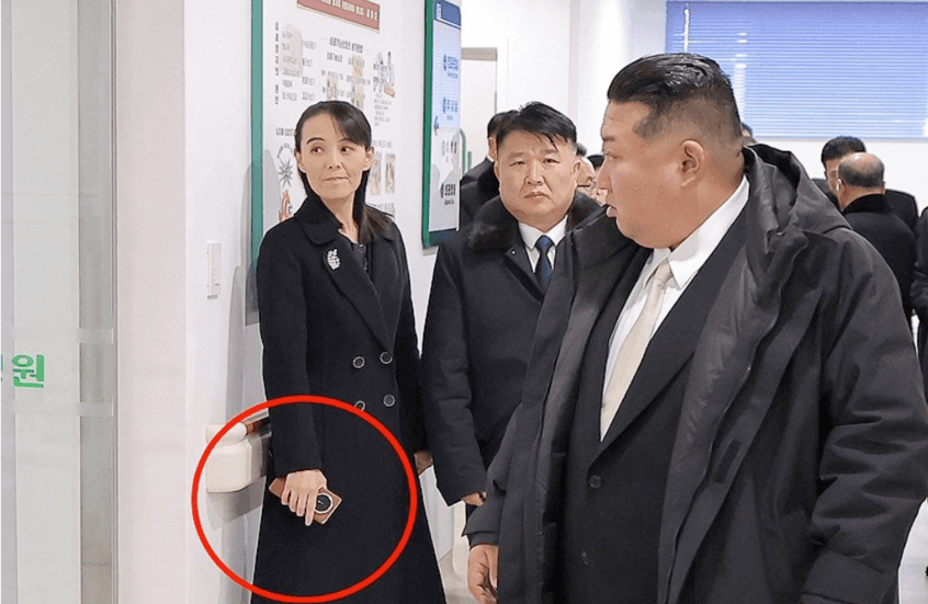 هاتف كيم يو-جونغ القابل للطي يثير جدلاً دولياً بين كوريا الشمالية والصين