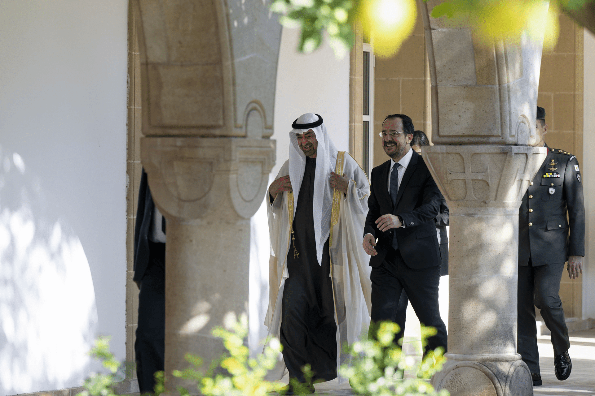 محمد بن زايد في قبرص: تعزيز الشراكة الإستراتيجية والتعاون الاقتصادي والثقافي