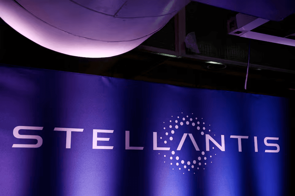 استدعاء أكثر من 52 ألف سيارة ستيلانتس في أميركا بسبب خلل في البرمجيات