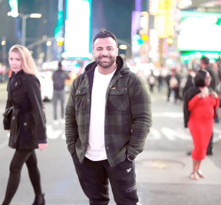 مصر تسقط الجنسية عن البلوغر علي حسن بعد التحاقه بالجيش الأميركي