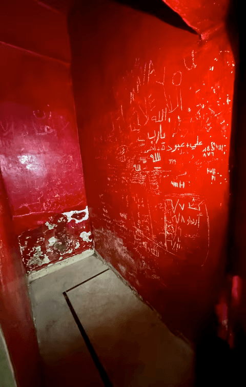 سوريا الجديدة تعيد فتح سجون الأسد: اعتقالات جماعية وتعذيب وابتزاز تحت سلطة ما بعد السقوط