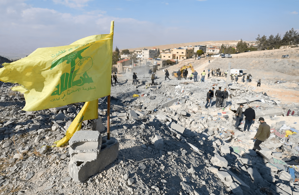 العراق يجمّد أموال حزب الله والحوثيين رسميًا: خطوة تهزّ النفوذ الإقليمي