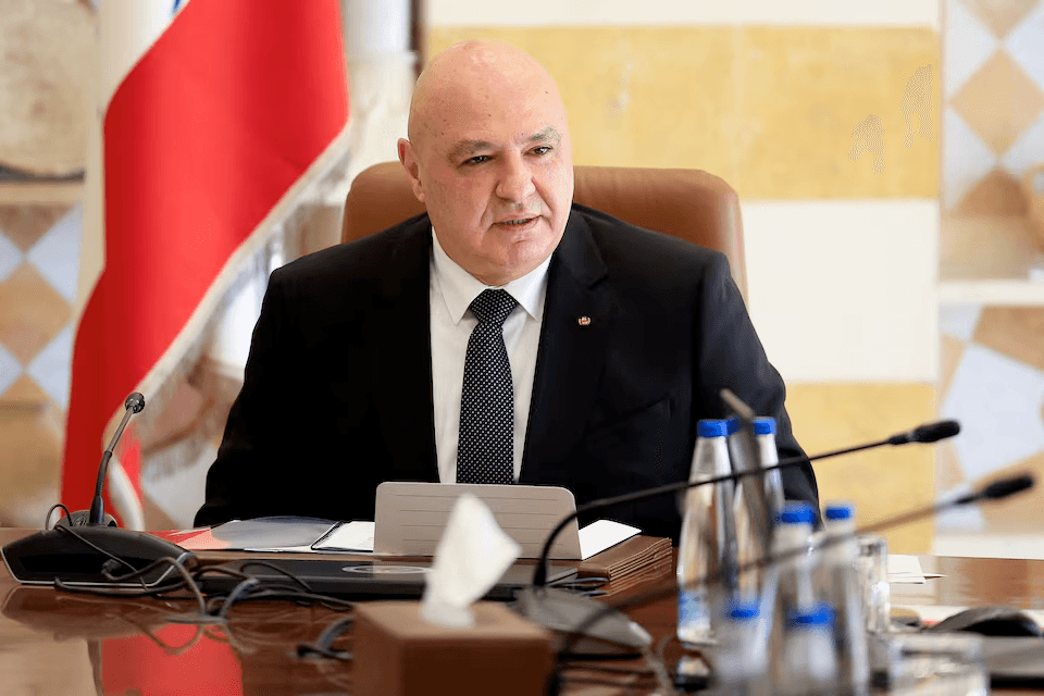 لبنان وإسرائيل: انقسام الرئيس عون وحزب الله حول توسيع المحادثات